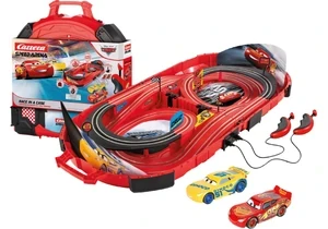 Produktbild von Carrera FIRST Disney Pixar Cars Komplettset Speed Arena Race in a Case: Lightning McQueen vs. Cruz Ramirez