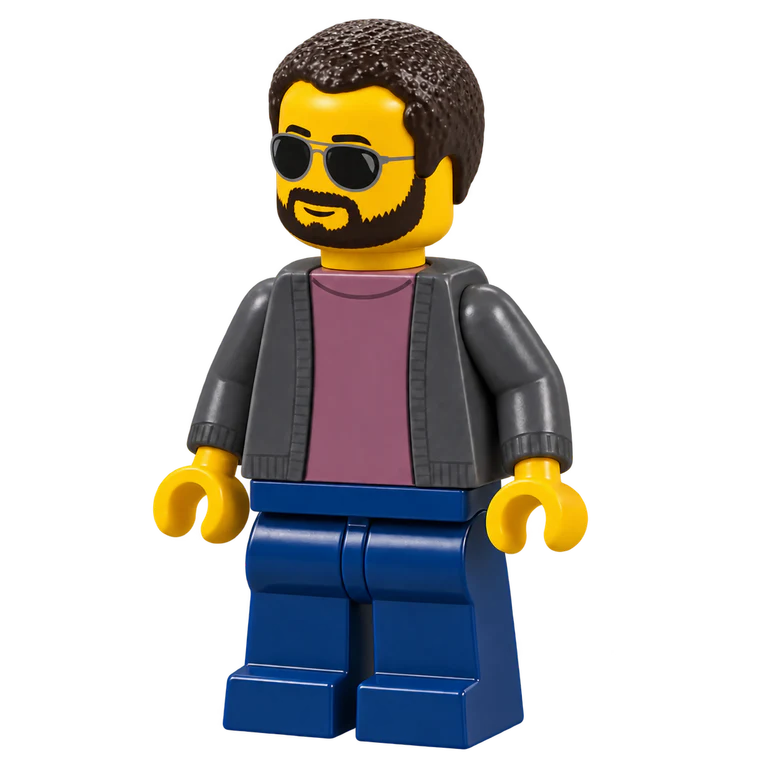 Dominik Bleilevens als Bausteinfigur mit Sonnenbrille